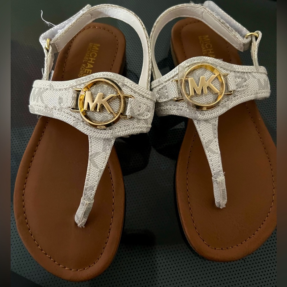 Girl’s sandals